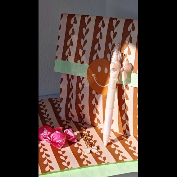 Tienertraktatie meisje